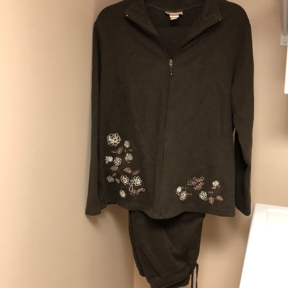 Carroll Reed casual sweater with pants set
